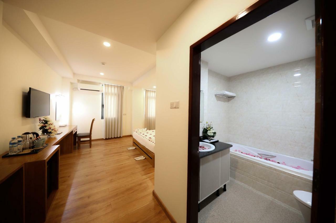 Inya View Hotel Γιανγκόν Εξωτερικό φωτογραφία